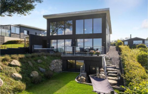 Amazing Home In Løgstrup With Wifi